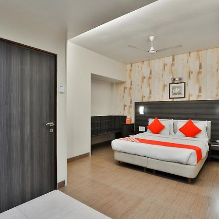 Oyo 17332 Hotel Nana'S Даман Экстерьер фото