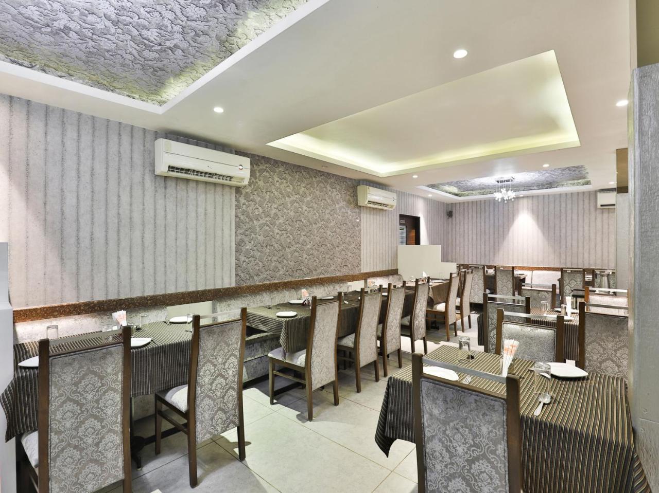 Oyo 17332 Hotel Nana'S Даман Экстерьер фото