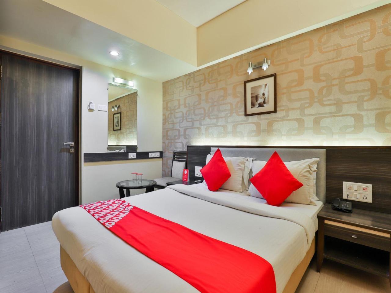 Oyo 17332 Hotel Nana'S Даман Экстерьер фото