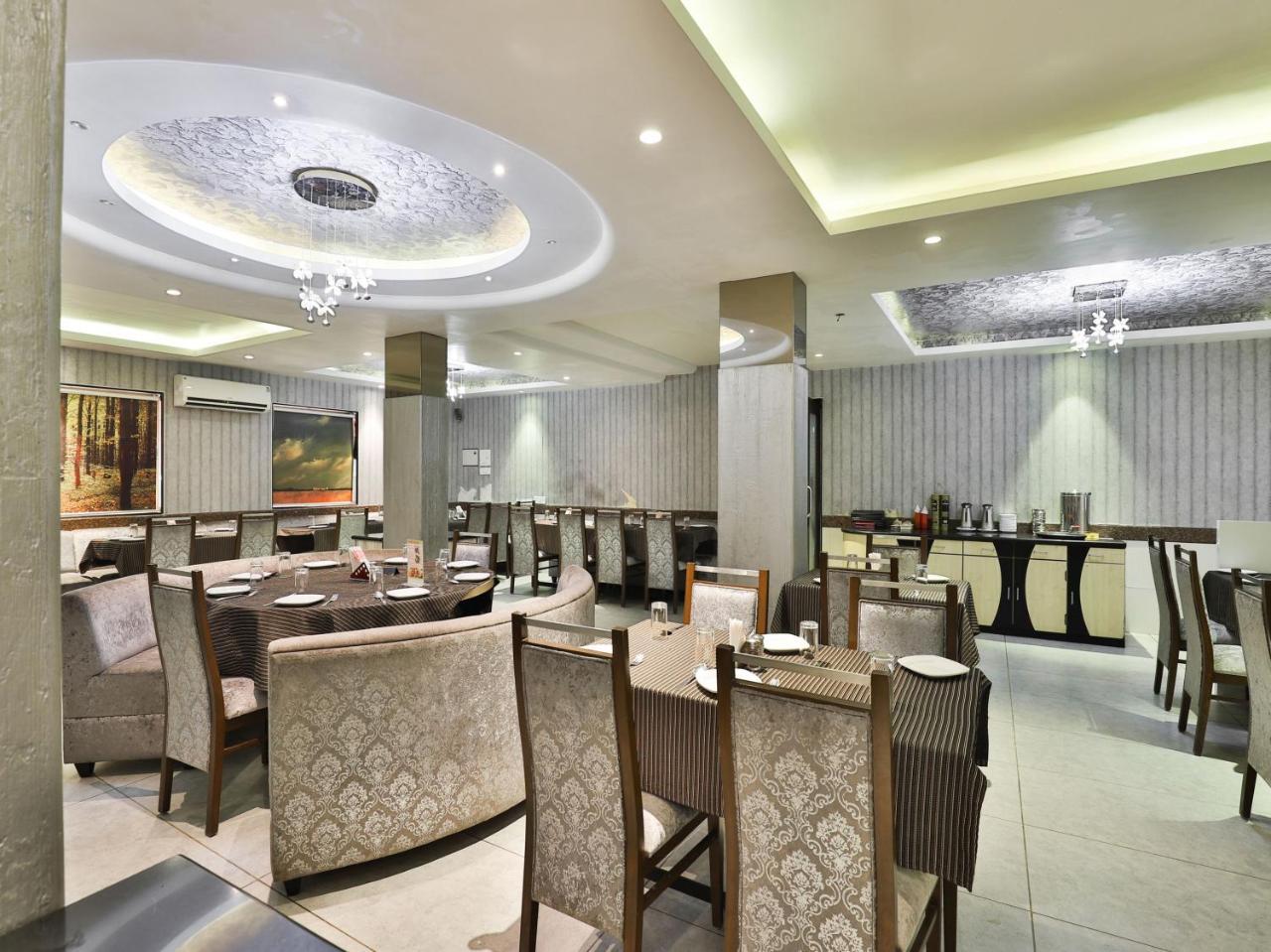 Oyo 17332 Hotel Nana'S Даман Экстерьер фото